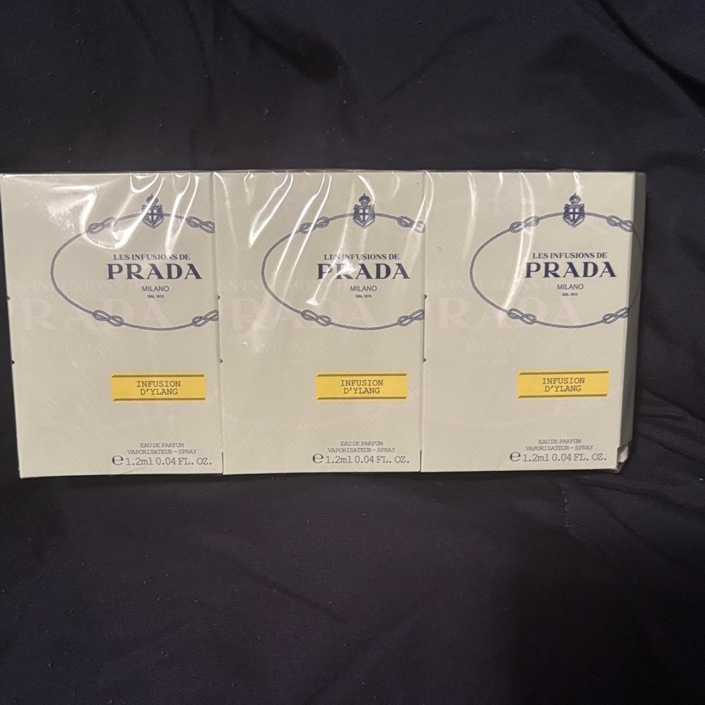 Prada Les Infusions d'Iris Eau de Parfum - Cream Packaging